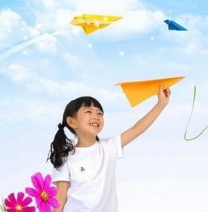 纸飞机怎么折：幼儿纸飞机的简单折法