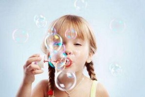 泡泡水的制作方法_小孩喝吹泡泡水有害吗？
