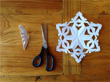 儿童雪花剪纸挂饰制作方法教程