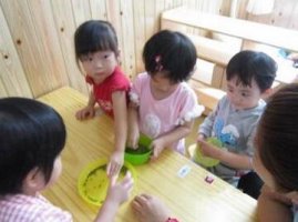幼儿园小班捡豆子游戏教案
