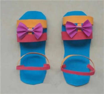 彩纸可爱拖鞋制作方法