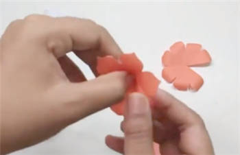 儿童节彩色花朵手工制作