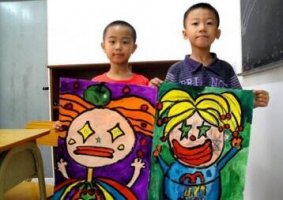 幼儿园小班小丑娃娃美术教案