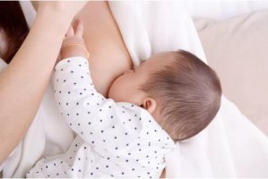 喂奶很累？做到这3点，母乳喂养更轻松