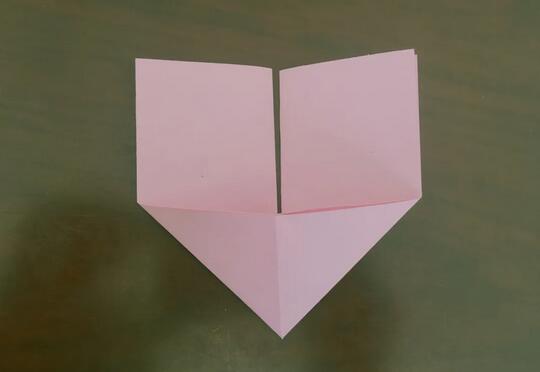 手工折纸心形书签的折法
