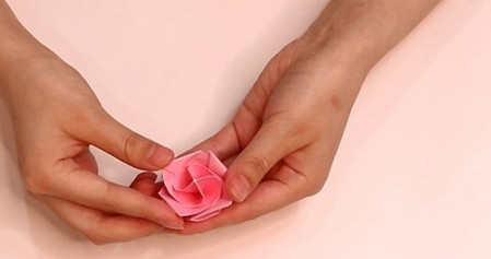 纸玫瑰花的折法图解步骤
