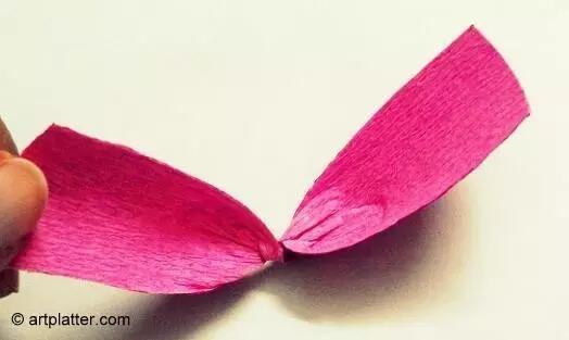 皱纹纸郁金香花的折法