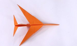 手工纸飞机的折法步骤图解