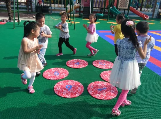 幼儿园自制玩教具方案《百变魔盘》