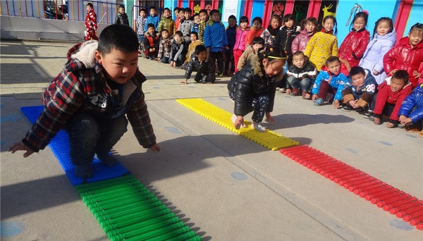 早教亲子游戏「小鸭走路」