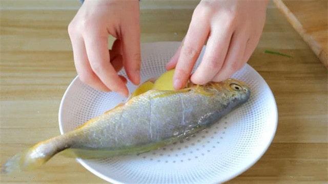 清蒸黄花鱼的做法 1岁宝宝食谱