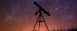 天文望远镜是谁发明的