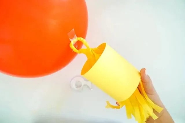 元旦节气球灯笼制作手工