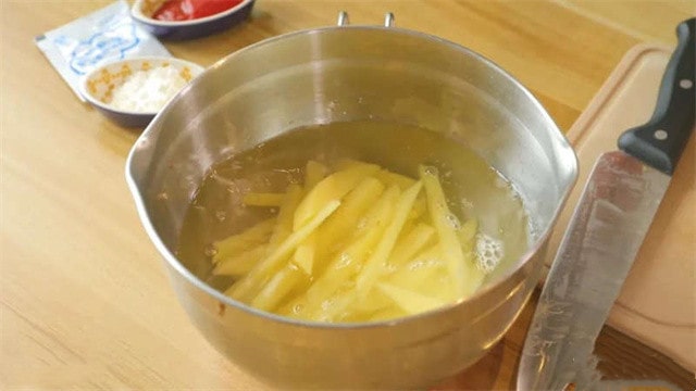 空气炸锅自制宝宝薯条的做法