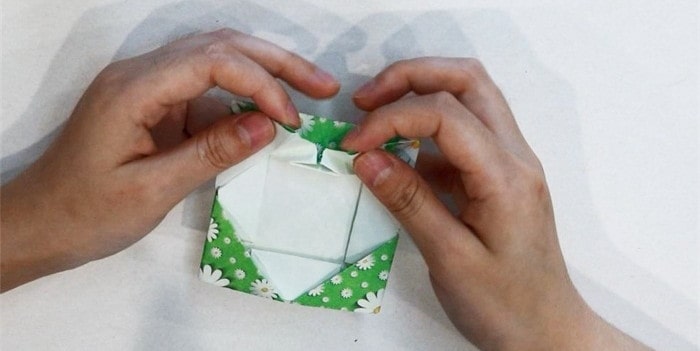 爱心纸盒子的折法教程