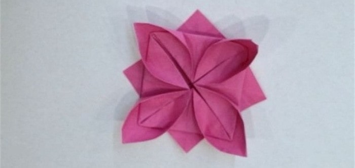四瓣花朵折纸教程