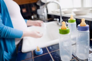 宝宝奶瓶科学清洗很重要，让娃远离疾病