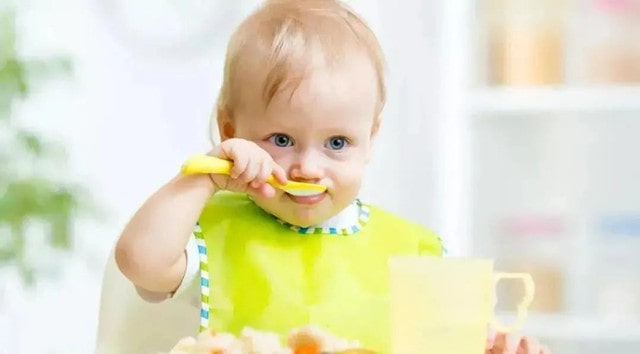 五六个月宝宝不吃辅食怎么办
