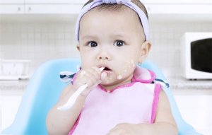 宝宝不爱吃辅食？7个原则，科学喂养婴儿