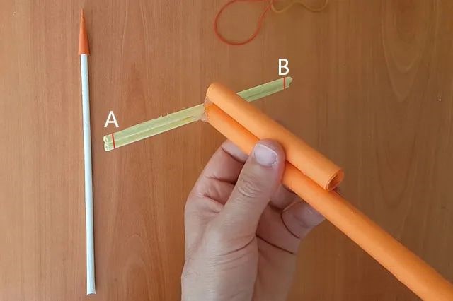 用纸折可以发射的手工迷你弩箭怎么做