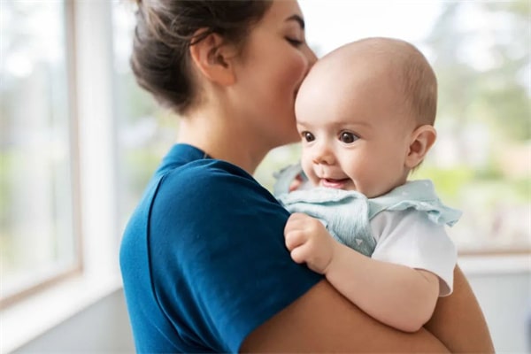 如何选择宝宝喂养的方式？