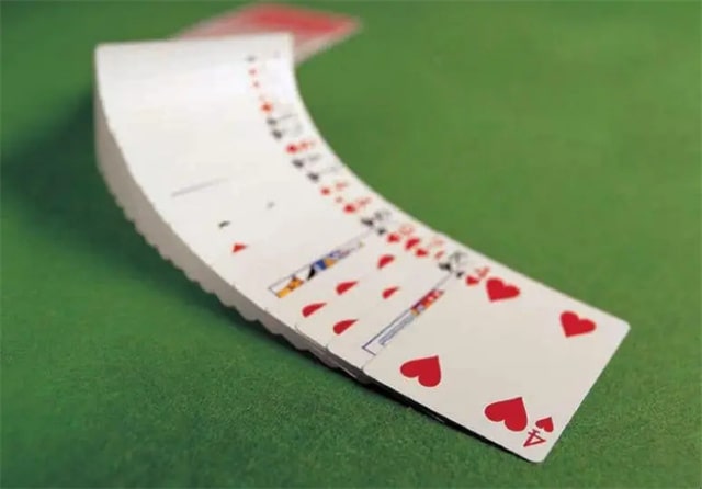 幼儿园的24种扑克牌智力游戏