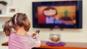 如何引导孩子少看电视多阅读？