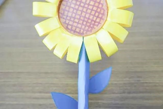 一次性纸杯手工制作向日葵