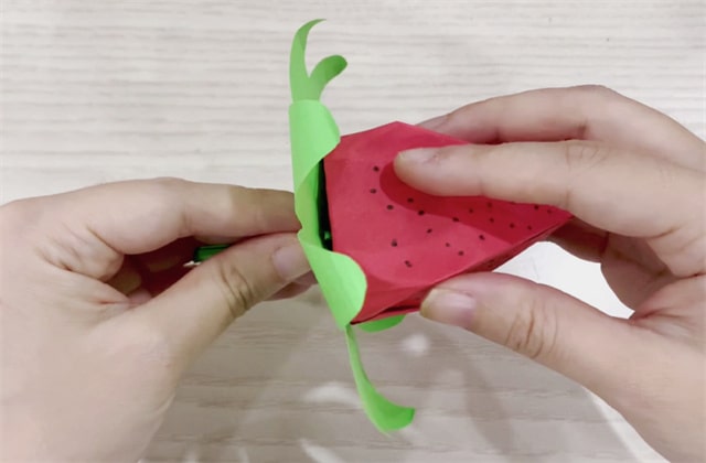 儿童折纸手工简单草莓