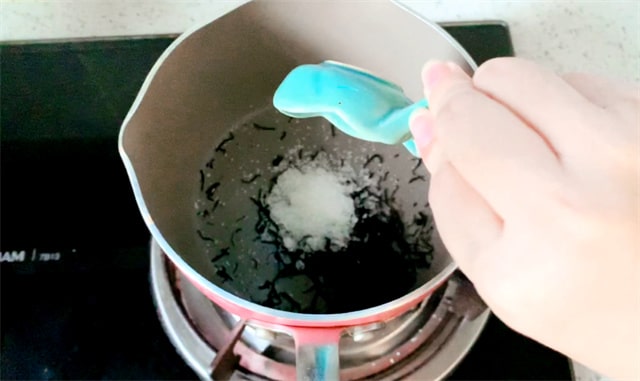 家庭自制焦糖奶茶的做法