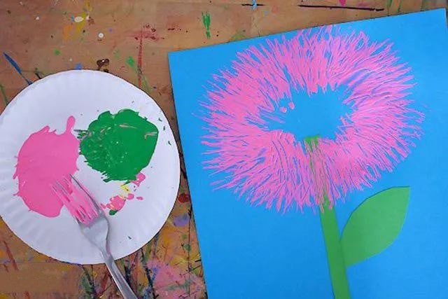 儿童画春天：怎么用叉子印画春天花朵(步骤图解)