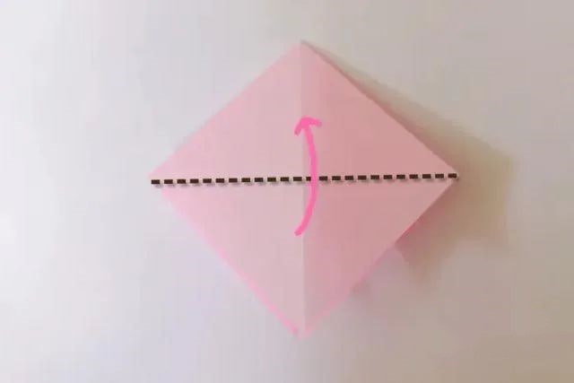 幼儿春天手工折纸立体桃花(步骤图解)