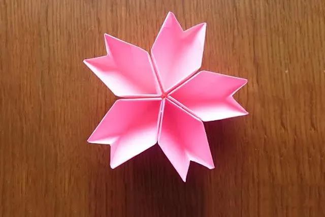 手工制作纸花朵：折纸立体樱花(步骤图解)