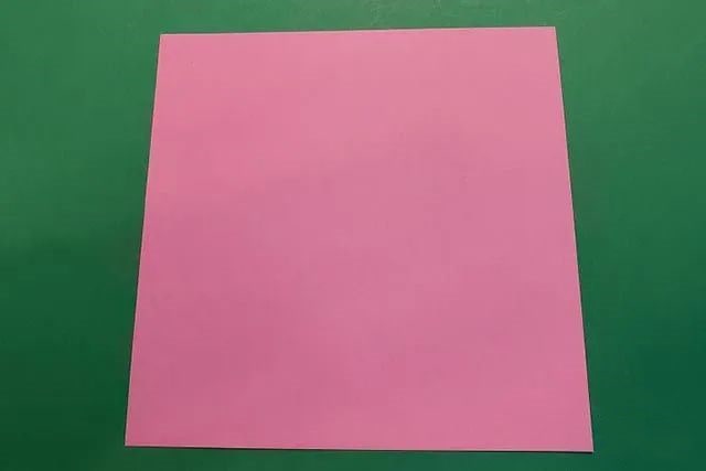 纸花的折法：立体郁金香的折法(步骤图解)