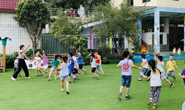 夏季幼儿户外活动指南