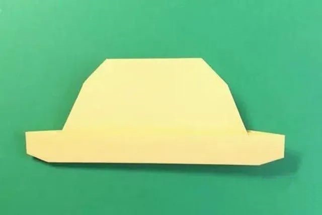 幼儿折纸手工简单：草帽的折叠方法