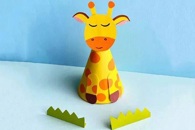 幼儿简单手工制作动物：纸张拼贴做长颈鹿