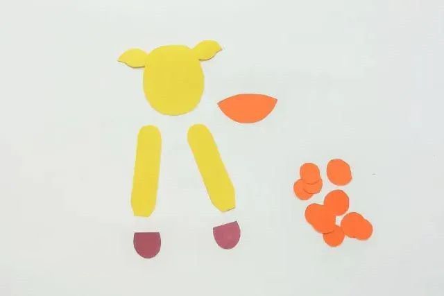 幼儿简单手工制作动物：纸张拼贴做长颈鹿