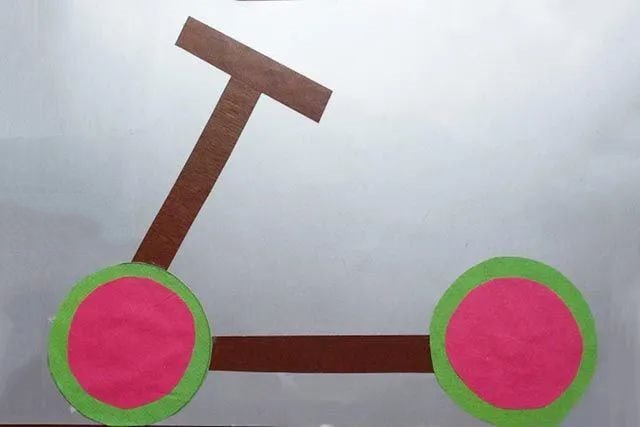 幼儿园自制玩具：卡纸做手工滑板车(步骤图解)
