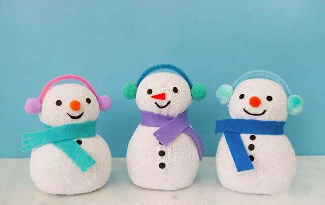 冬季儿童手工制作《袜子雪人》