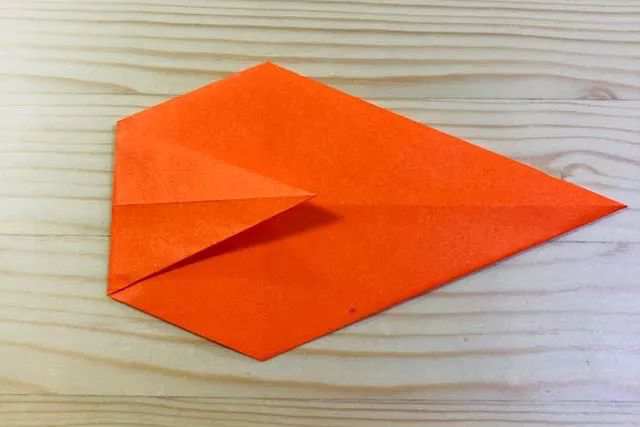 适合儿童的过年手工：怎么折纸鲤鱼(步骤图解)