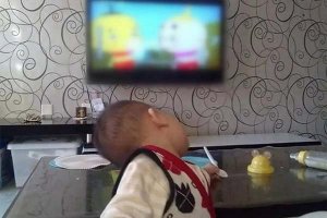 宝宝看电视的坏处